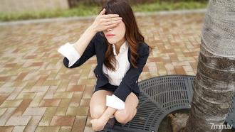  [070420_01]いつもオフィスで卑猥な行動をするOL社員に注意をするはずだった部長も…    長谷川えり